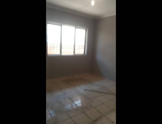 2 BEDROOM HOUSE RENTED IN MEREWENT